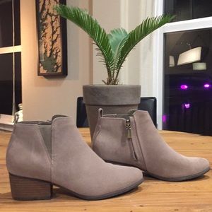 Blonde waterproof booties